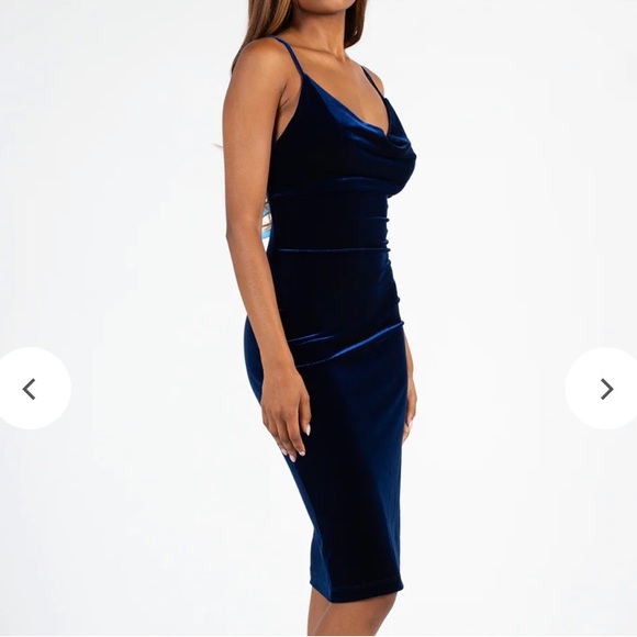 Honey Clothing Evie Velvet Fitted Midi Dress - Picture 2 of 4